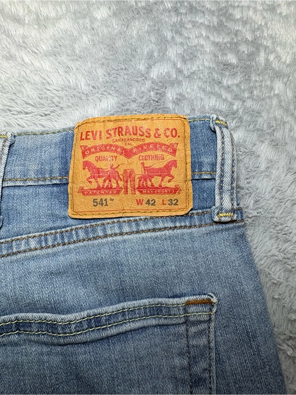 Levi's 541 Men's Light Blue Relaxed Straight Jeans